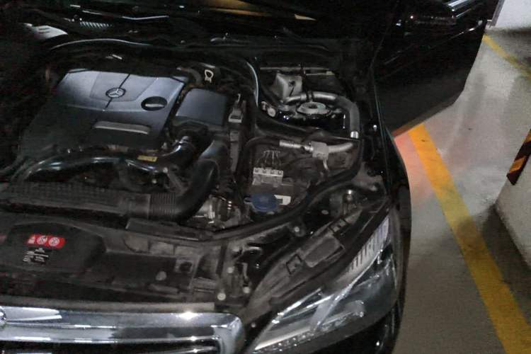 Used Mercedes-Benz E-Class 2015 Facelift E 200 L Engine Bay Left