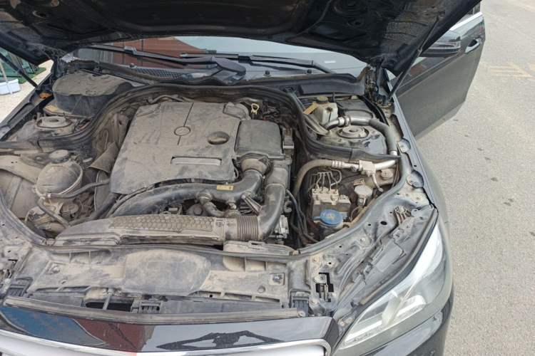 Used Mercedes-Benz E-Class 2015 E 260 L Sport Edition Engine Bay Left