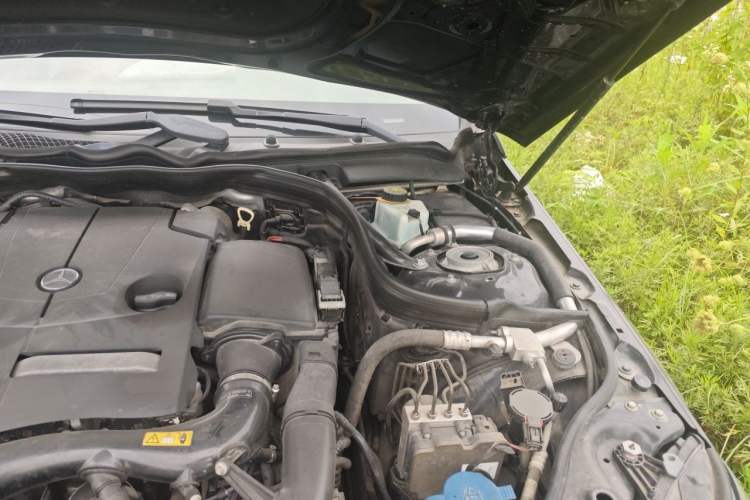 Used Mercedes-Benz E-Class 2015 E 260 L Sport Edition Engine Bay Left