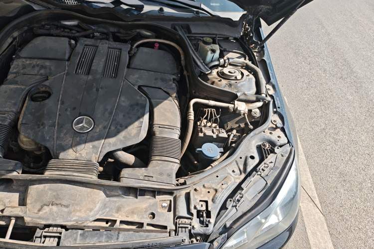 Used Mercedes-Benz E-Class 2015 E 320 L Sport 4MATIC Engine Bay Left
