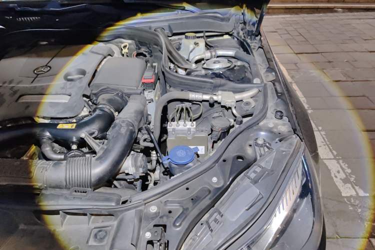 Used Mercedes-Benz E-Class 2015 E 260 L Sport Edition Engine Bay Left