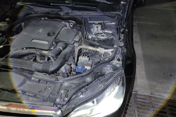 Used Mercedes-Benz E-Class 2015 E 200 L Engine Bay Left