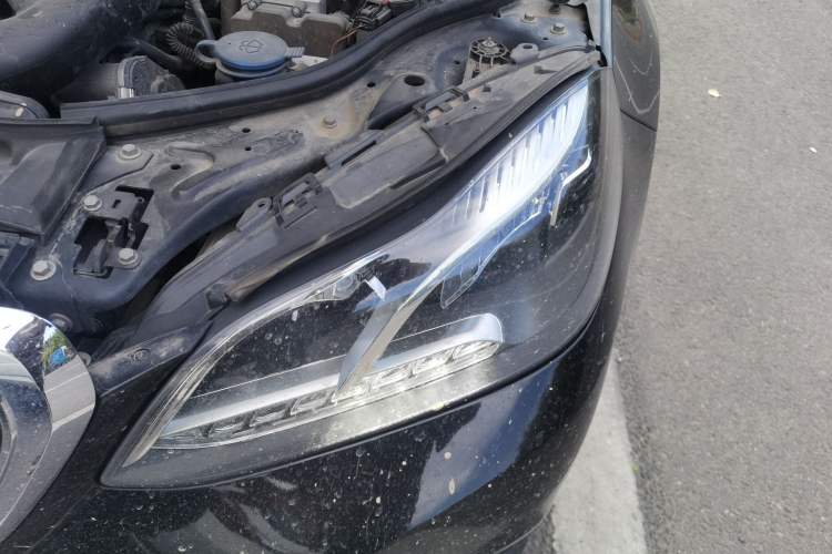 Used Mercedes-Benz E-Class 2015 Revised E 260 L Engine Bay Left