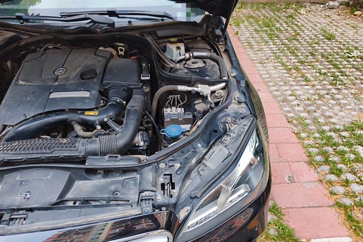 Used Mercedes-Benz E-Class 2015 Facelift E 200 L Sport Edition Engine Bay Left