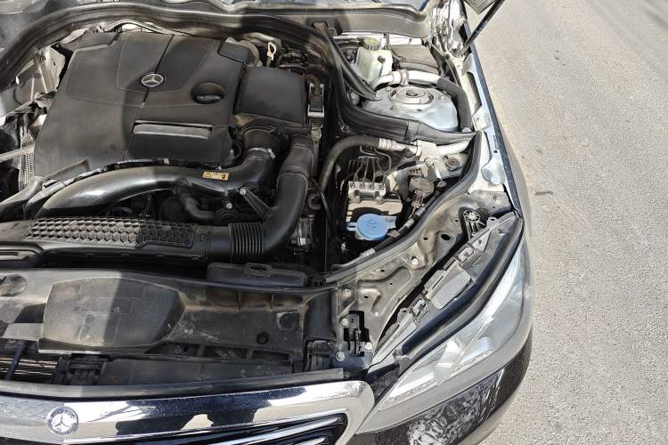 Used Mercedes-Benz E-Class 2015 Revised E 260 L Engine Bay Left