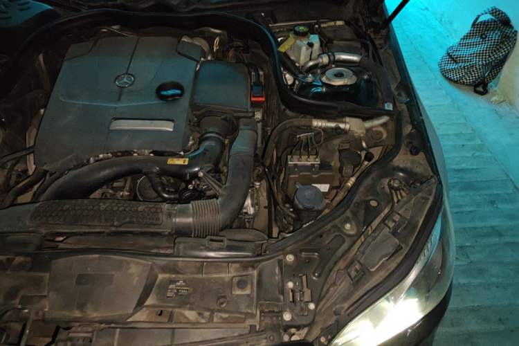 Used Mercedes-Benz E-Class 2015 E 260 L Sport Edition Engine Bay Left