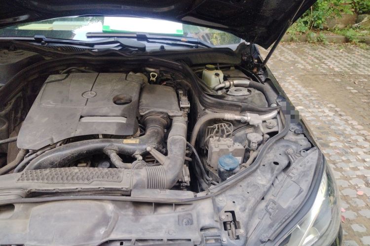 Used Mercedes-Benz E-Class 2015 E 260 L Sport & Fashion Model Engine Bay Left