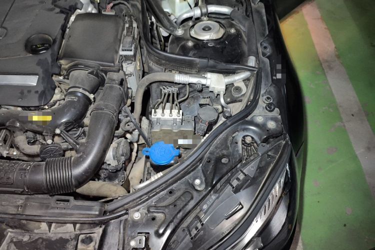 Used Mercedes-Benz E-Class 2015 Restyled E 260 L Sport Edition Engine Bay Left