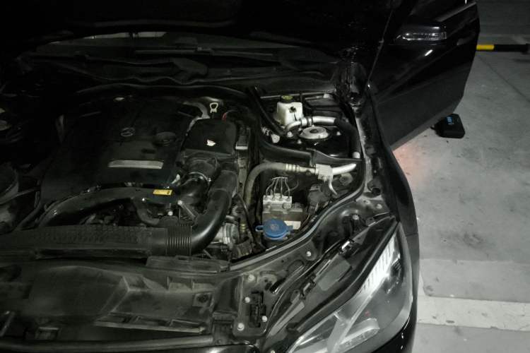 Used Mercedes-Benz E-Class 2015 Restyled E 260 L Sport Edition Engine Bay Left