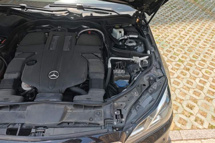 Used Mercedes-Benz E-Class 2015 E 320 L Sport Edition Engine Bay Left