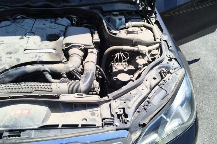 Used Mercedes-Benz E-Class 2015 E 260 L Engine Bay Left