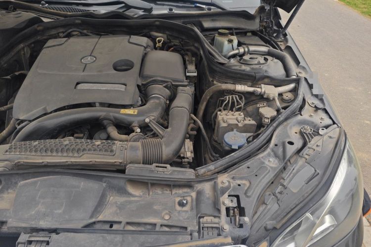 Used Mercedes-Benz E-Class 2015 Facelift E 200 L Engine Bay Left