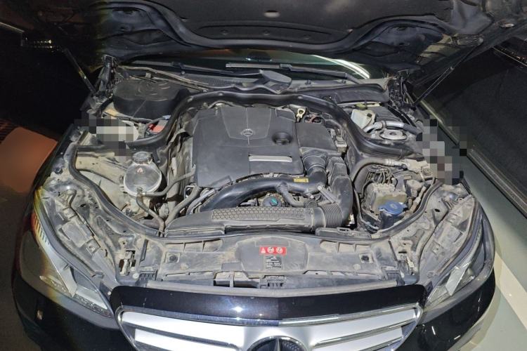 Used Mercedes-Benz E-Class 2015 Facelift E 180 L Engine Bay