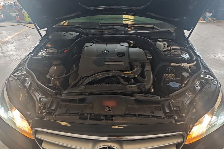 Used Mercedes-Benz E-Class 2015 Revised E 260 L Sporty and Stylish Edition Engine Bay