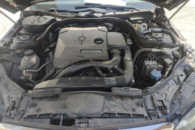 Used Mercedes-Benz E-Class 2015 Facelift E 200 L Engine Bay