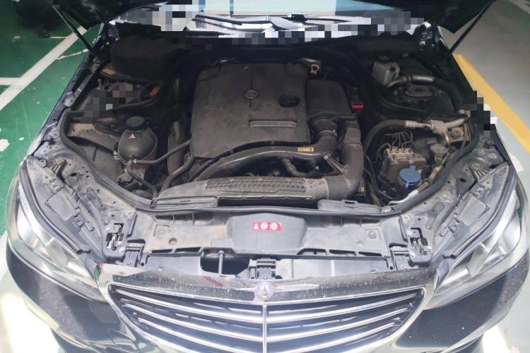 Used Mercedes-Benz E-Class 2015 E 200 L Engine Bay