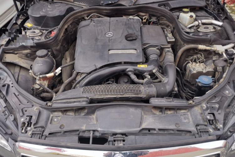 Used Mercedes-Benz E-Class 2015 E 200 L Engine Bay