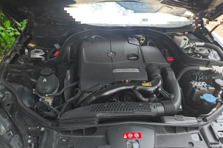 Used Mercedes-Benz E-Class 2015 E 260 L Sport & Fashion Model Engine Bay