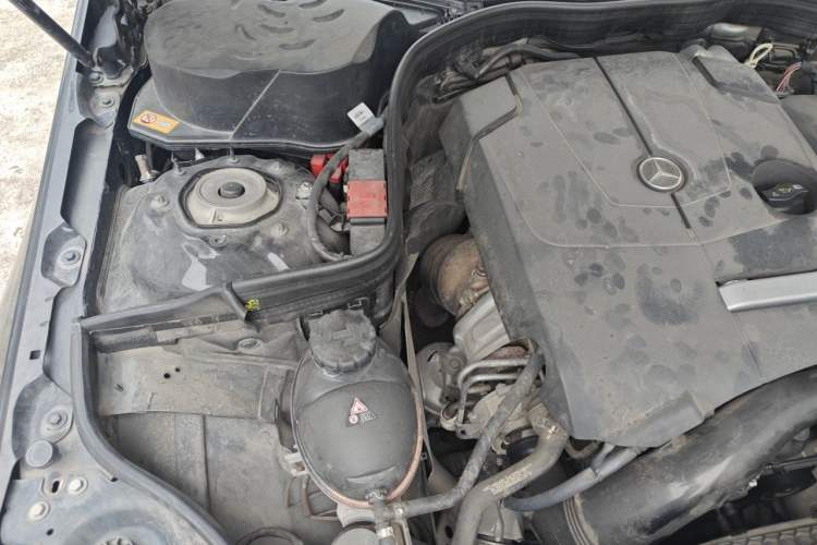 Used Mercedes-Benz E-Class 2015 E 260 L Sport Edition Engine Bay Right