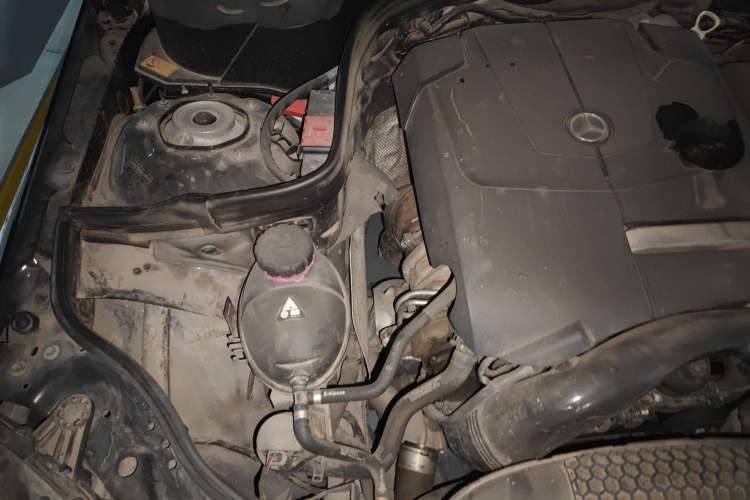 Used Mercedes-Benz E-Class 2015 E 260 L Sport Edition Engine Bay Right