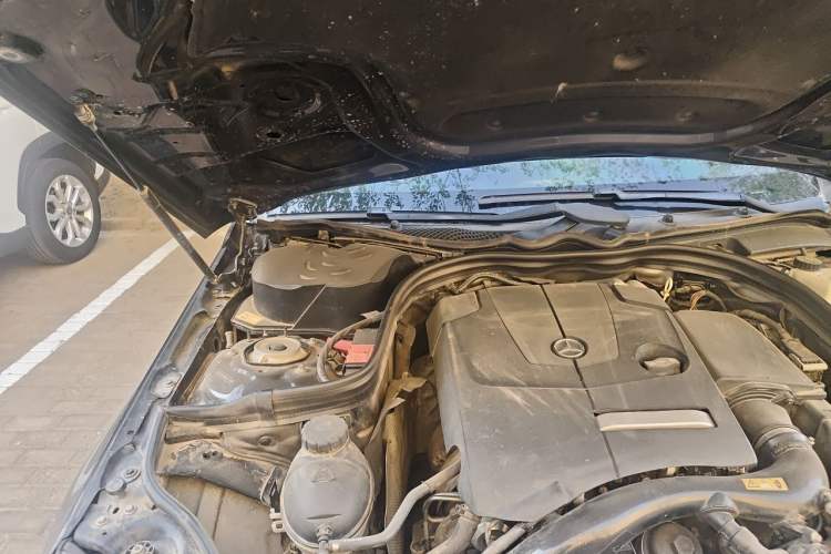 Used Mercedes-Benz E-Class 2015 Revised E 260 L Engine Bay Right