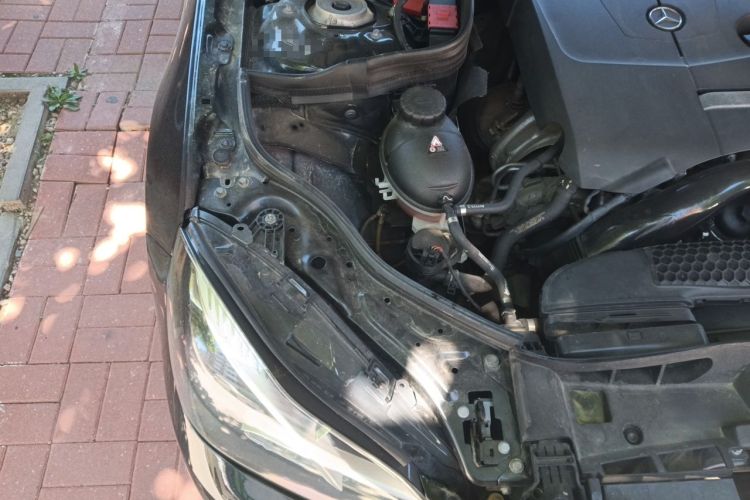 Used Mercedes-Benz E-Class 2015 E 260 L Engine Bay Right