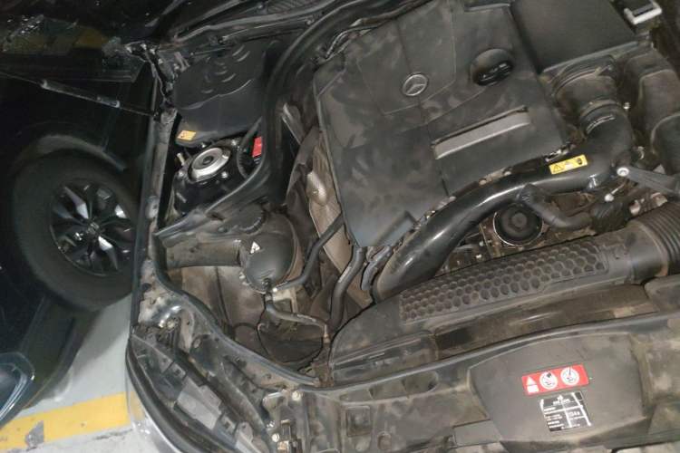 Used Mercedes-Benz E-Class 2015 E 200 L Engine Bay Right