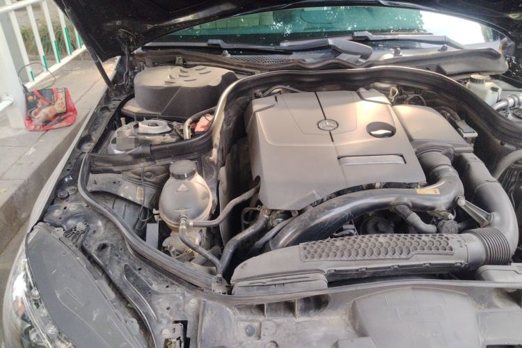 Used Mercedes-Benz E-Class 2015 Revised E 260 L Sporty and Stylish Edition Engine Bay Right