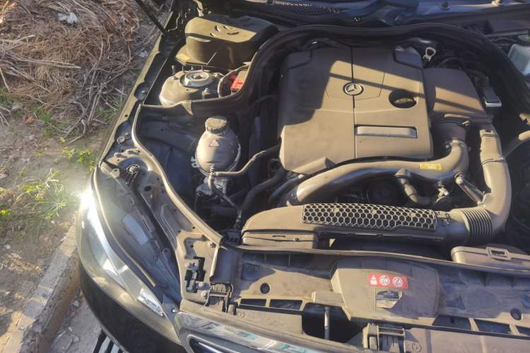 Used Mercedes-Benz E-Class 2015 Revised E 260 L Engine Bay Right