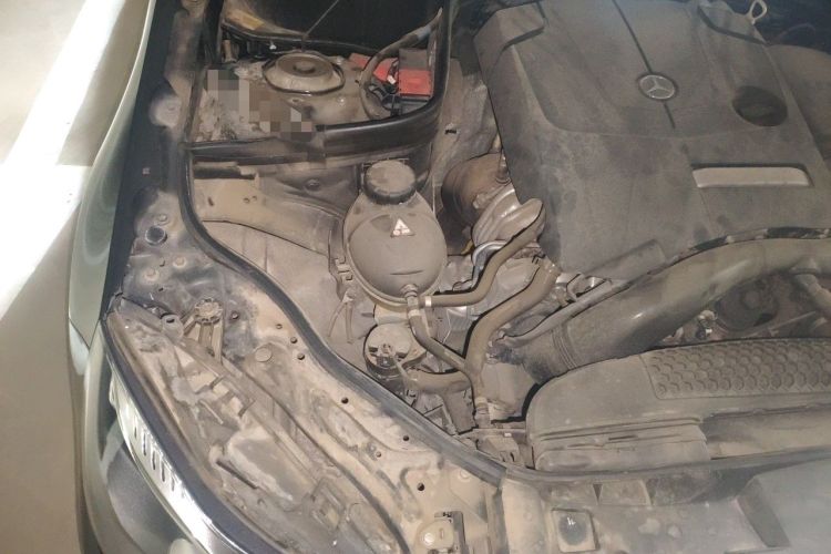 Used Mercedes-Benz E-Class 2015 Facelift E 200 L Engine Bay Right