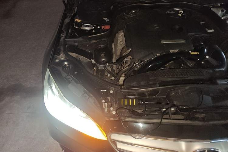 Used Mercedes-Benz E-Class 2015 Restyled E 260 L Sport Edition Engine Bay Right