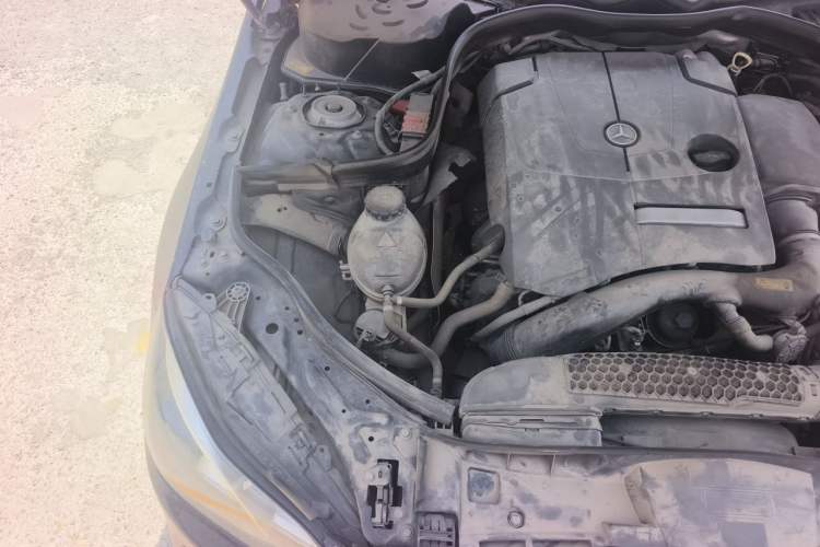 Used Mercedes-Benz E-Class 2015 E 260 L Sport & Fashion Model Engine Bay Right