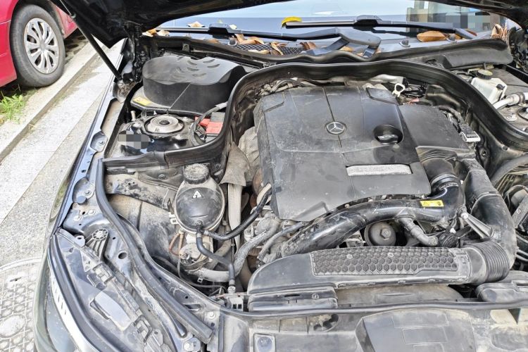 Used Mercedes-Benz E-Class 2015 E 200 L Engine Bay Right