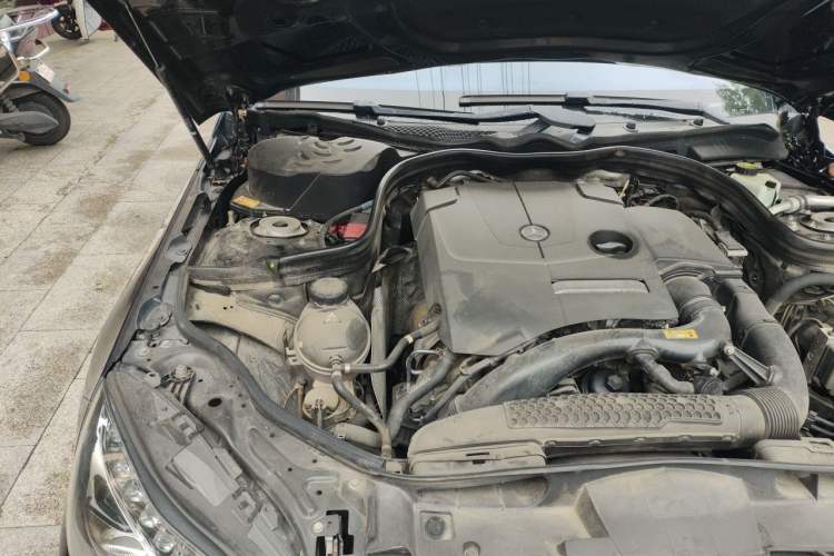 Used Mercedes-Benz E-Class 2015 E 260 L Sport Luxury Model Engine Bay Right