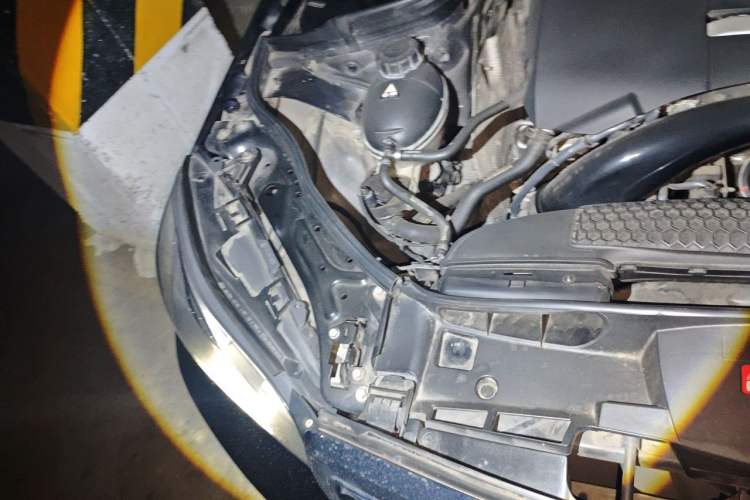 Used Mercedes-Benz E-Class 2015 E 260 L Engine Bay Right