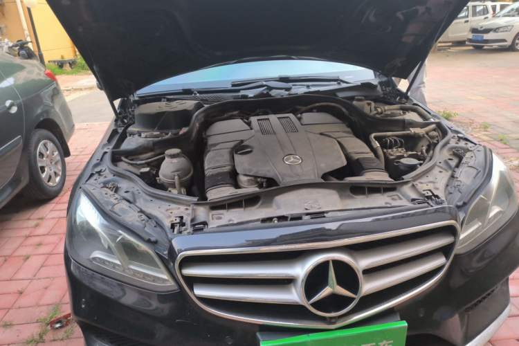 Used Mercedes-Benz E-Class 2015 E 320 L Sport 4MATIC Engine Bay Right