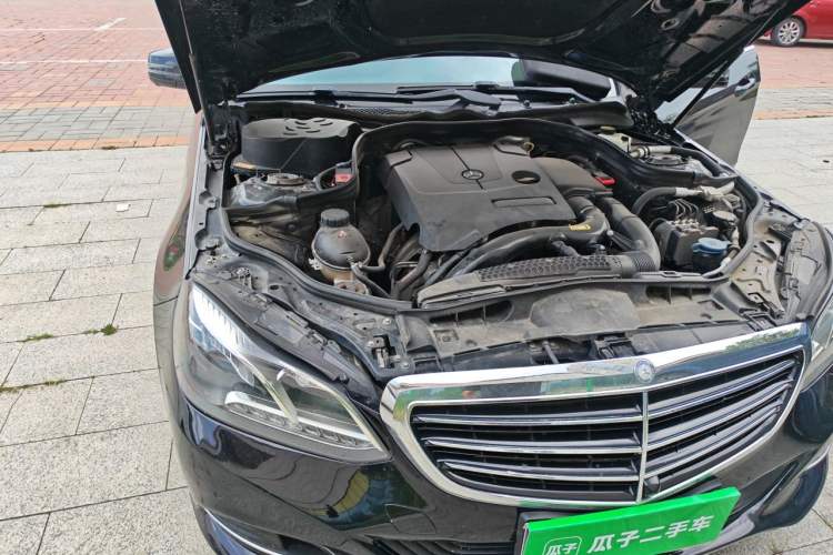 Used Mercedes-Benz E-Class 2015 E 260 L Sport Edition Engine Bay Right