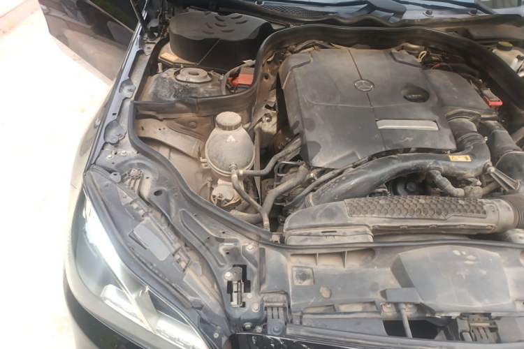 Used Mercedes-Benz E-Class 2015 E 260 L Sport & Fashion Model Engine Bay Right