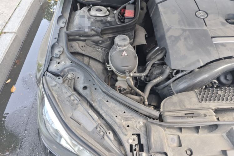 Used Mercedes-Benz E-Class 2015 E 260 L Sport & Fashion Model Engine Bay Right