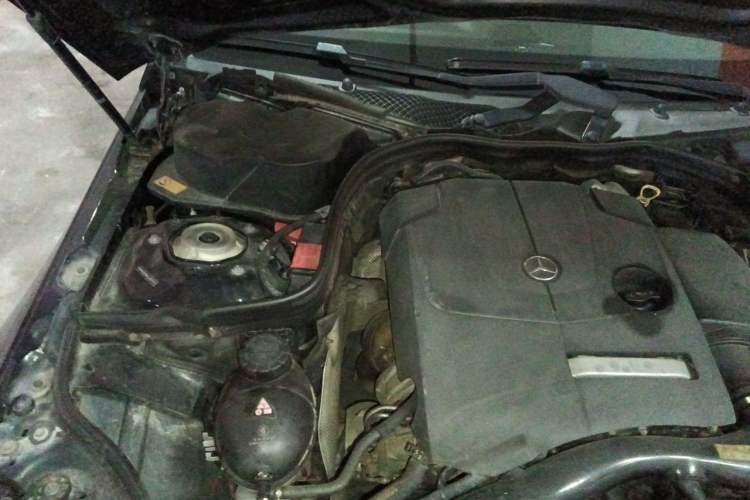 Used Mercedes-Benz E-Class 2015 E 200 L Sport Edition Engine Bay Right