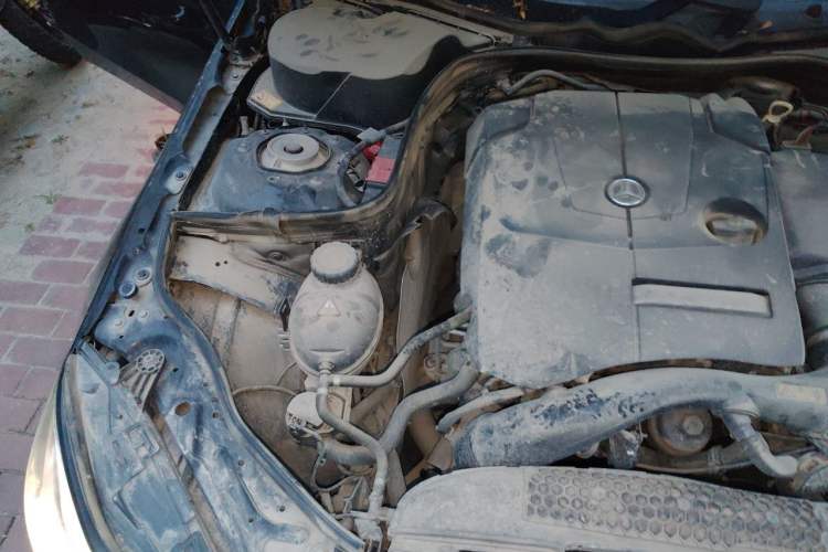 Used Mercedes-Benz E-Class 2015 E 260 L Sport Edition Engine Bay Right
