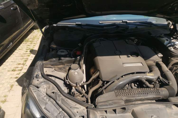 Used Mercedes-Benz E-Class 2015 Facelift E 200 L Sport Edition Engine Bay Right