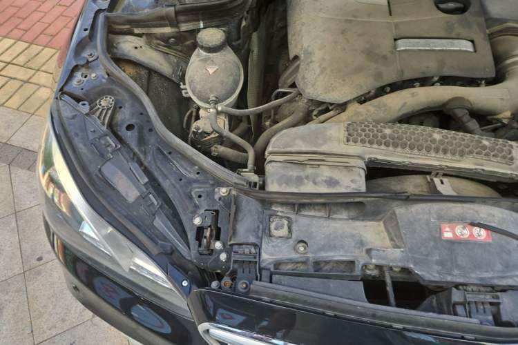 Used Mercedes-Benz E-Class 2015 E 260 L Sport Edition Engine Bay Right