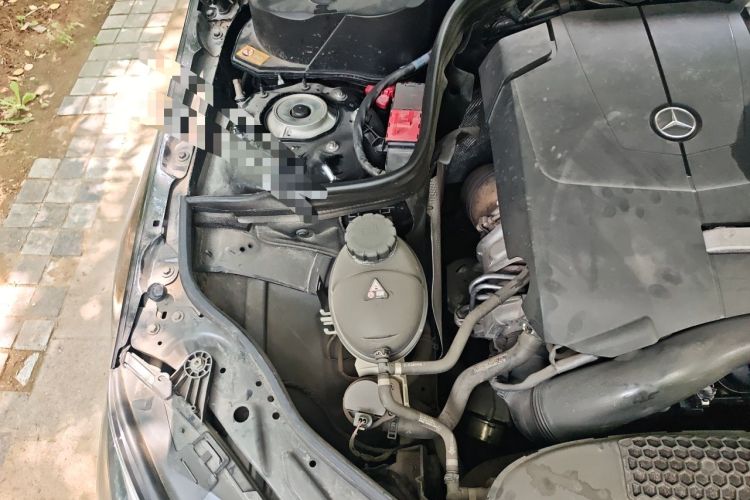 Used Mercedes-Benz E-Class 2015 E 260 L Sport & Fashion Model Engine Bay Right