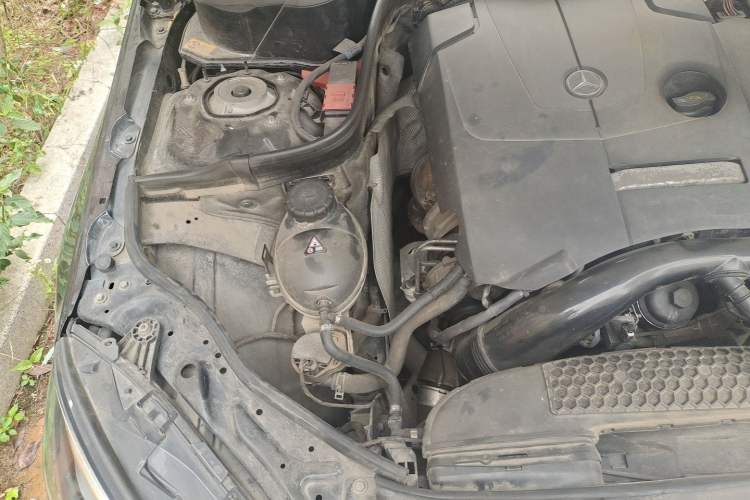 Used Mercedes-Benz E-Class 2015 Revised E 260 L Engine Bay Right