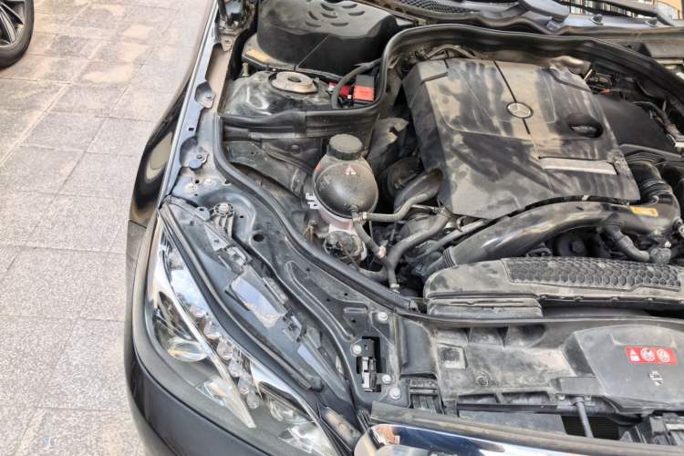 Used Mercedes-Benz E-Class 2015 Revised E 260 L Sport Luxury Edition Engine Bay Right