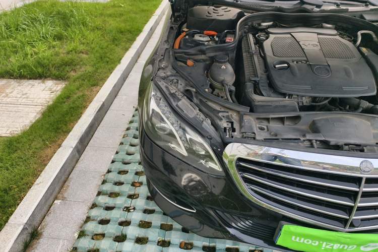 Used Mercedes-Benz E-Class 2015 E 400 L Hybrid Engine Bay Right
