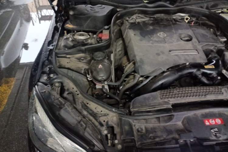 Used Mercedes-Benz E-Class 2015 Revised E 260 L Engine Bay Right