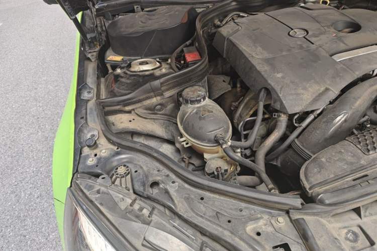 Used Mercedes-Benz E-Class 2015 Revised E 260 L Sporty and Stylish Edition Engine Bay Right