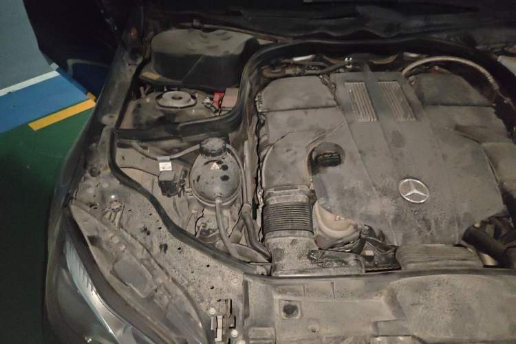 Used Mercedes-Benz E-Class 2015 E 320 L Sport Edition Engine Bay Right